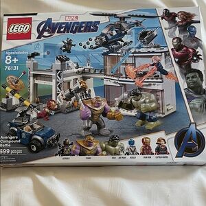 LEGO Avengers Compound Battle Set with Blue and Gray Elements